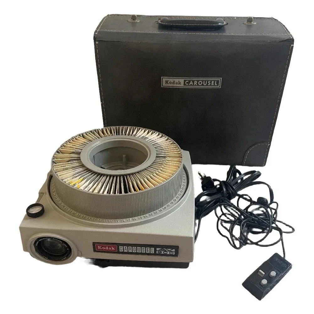 Vintage Kodak Carousel AV 900 Slide Projector with Case Tray Remote Vintage Tech